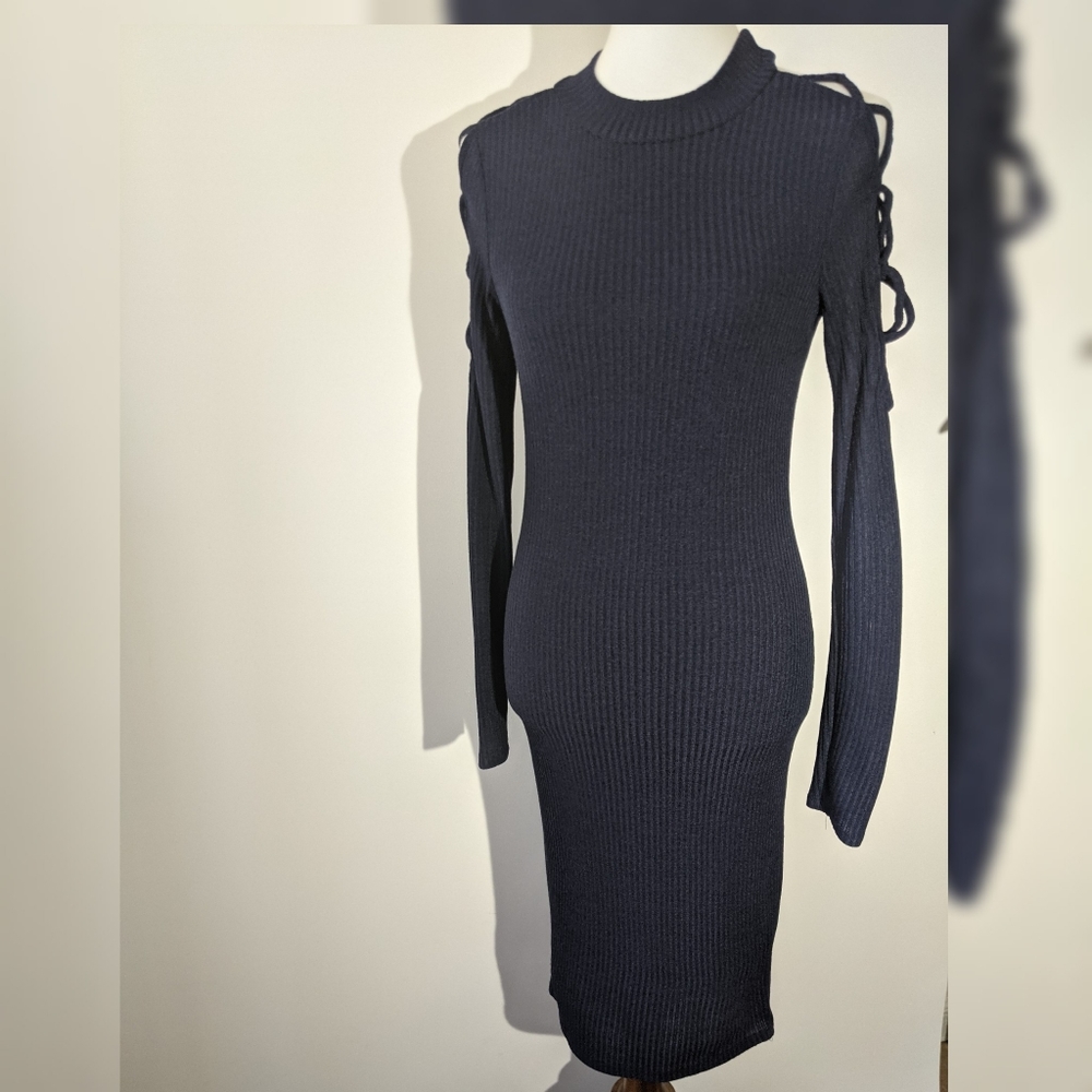 FASHIONNOVA BODYCON SILHOUETTE LONG SLEEVES L